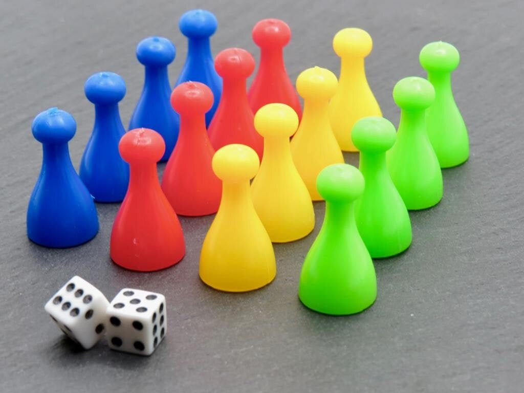 Ludo Spielfiguren Set: Robuste Pöppel in Rot, Blau, Gelb und Grün mit Würfel für bis zu 4 Spieler.